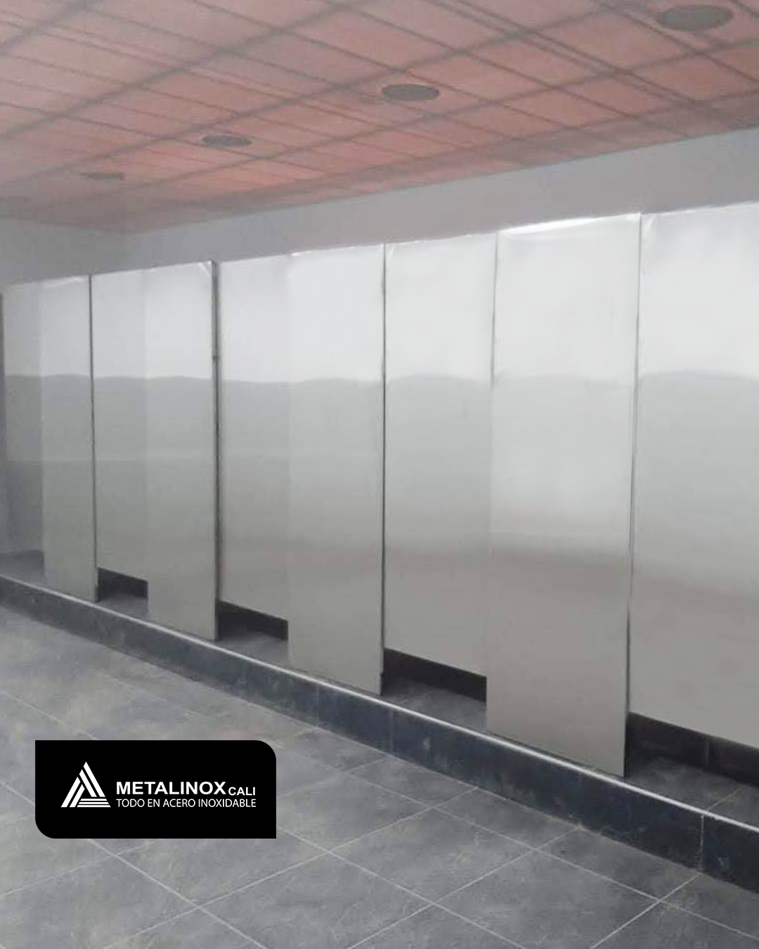 divisiones para baño en acero inoxidable